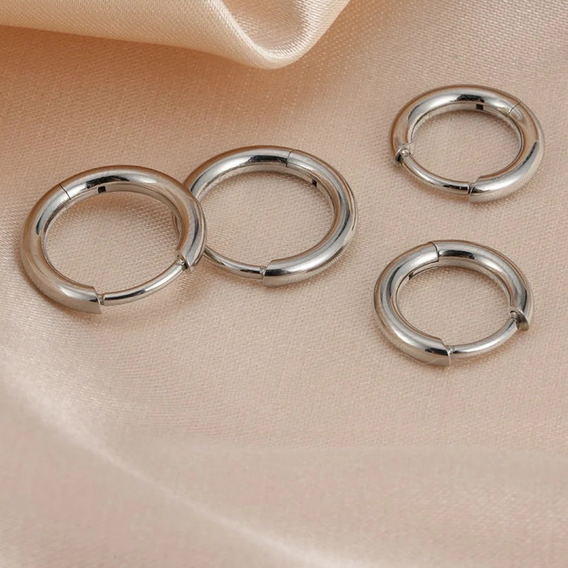 Anello piercing Helix minimalista Huggi Hoops titanio grado impianto 2 pezzi