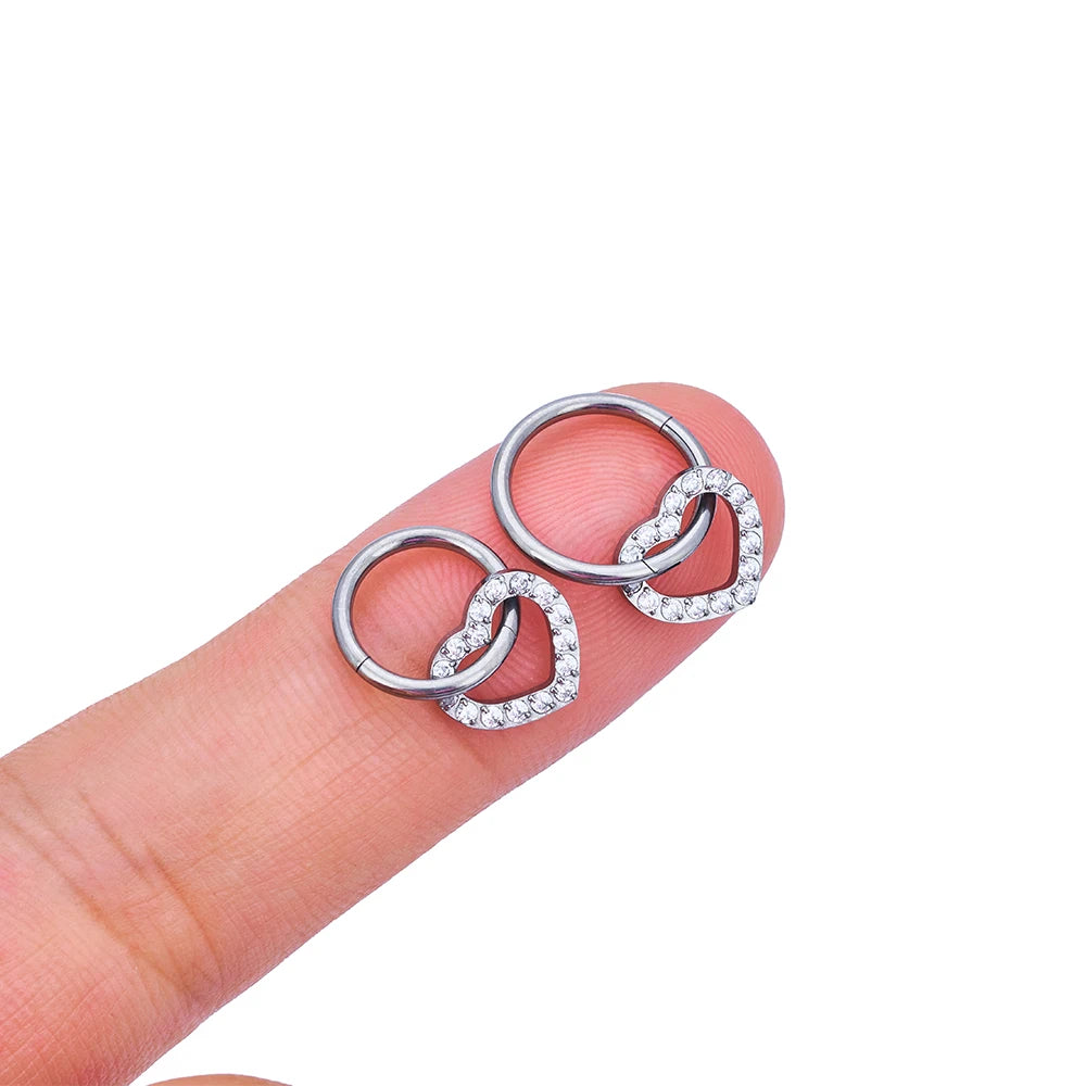 Cerchio per piercing a conchiglia con ciondolo a cuore titanio oro argento 16G 8mm 10mm 12mm